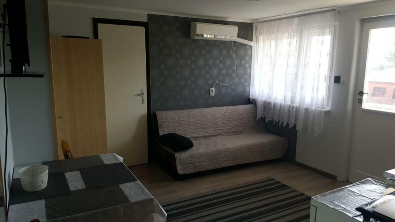 Happy House Apartment Zalakaros Ngoại thất bức ảnh